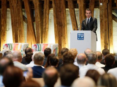 Am 3. Juli 2017 nahm Bundeskanzler Christian Kern (im Bild) an der Diskussion des Europa Club Spezial &bdquo;Wie halten Sie es mit Europa?&ldquo; teil.