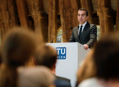 Am 3. Juli 2017 nahm Bundeskanzler Christian Kern (im Bild) an der Diskussion des Europa Club Spezial &bdquo;Wie halten Sie es mit Europa?&ldquo; teil.