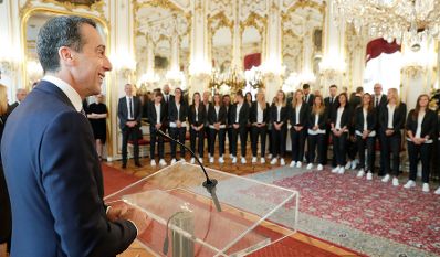 Am 11. Juli 2017 fand in der Pr&auml;sidentschaftskanzlei die Verabschiedung des &Ouml;FB-Frauen-Nationalteams zur Fu&szlig;ball-Europameisterschaft 2017 statt. Im Bild mit Bundeskanzler Christian Kern.