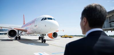 Am 14. Juli 2017 gab Bundeskanzler Christian Kern ein Pressestatement zur Er&ouml;ffnung eines Standorts von Easyjet in Wien.