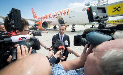 Am 14. Juli 2017 gab Bundeskanzler Christian Kern ein Pressestatement zur Er&ouml;ffnung eines Standorts von Easyjet in Wien.
