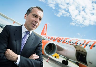 Am 14. Juli 2017 gab Bundeskanzler Christian Kern ein Pressestatement zur Er&ouml;ffnung eines Standorts von Easyjet in Wien.