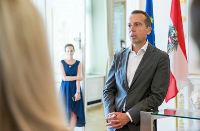 Am 31. Juli 2017 empfing Bundeskanzler Christian Kern (im Bild) die Feuerwehr- WeltmeisterInnen der Freiwilligen Feuerwehr Rudersdorf.