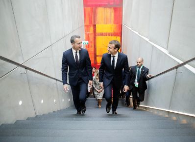 Am 23. August 2017 empfing Bundeskanzler Christian Kern (l.) den franz&ouml;sischen Pr&auml;sidenten Emmanuel Macron (r.) in Salzburg.