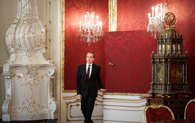Am 18. Oktober 2017 besuchte Bundeskanzler Christian Kern (im Bild) den Bundespr&auml;sidenten Alexander Van der Bellen zu einem Gespr&auml;ch.