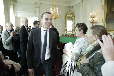 Am 26. Oktober 2017 empfing Bundeskanzler Christian Kern im Rahmen des Nationalfeiertages Besucherinnen und Besucher im Bundeskanzleramt.