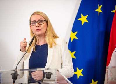 Bundesministerin Margarete Schramb&ouml;ck beim Pressefoyer nach dem Ministerrat am 20. M&auml;rz 2019.