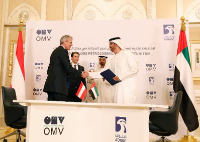 Am 23. M&auml;rz 2019 fand die Arbeitsreise von Bundeskanzler Sebastian Kurz in den Vereinigten Arabischen Emiraten statt. Im Bild bei einer Unterzeichnung zwischen OMV und Borealis.