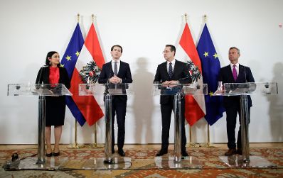 Bundeskanzler Sebastian Kurz (m.l.), Vizekanzler Heinz-Christian Strache (m.r.), Bundesministerin Elisabeth K&ouml;stinger (l.) und Bundesminister Norbert Hofer (r.) beim Pressefoyer nach dem Ministerrat am 27. M&auml;rz 2019.