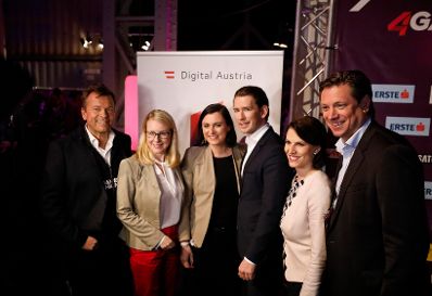 Am 11. April 2019 nahm Bundeskanzler Sebastian Kurz (m.r.) beim 4Gamechangers Festival teil. Im Bild mit Bundesministerin Margarete Schramb&ouml;ck (2.v.l.), Bundesministerin Elisabeth K&ouml;stinger (m.l.) und Staatssekret&auml;rin Karoline Edtstadler (2.v.r.).