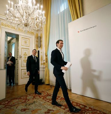 Am 11. April 2019 fand eine Pressekonferenz zum Thema "Bildungsinvestitionsgesetz" statt. Im Bild Bundeskanzler Sebastian Kurz (r.), Vizekanzler Heinz-Christian Strache (m.) und Bundesminister Heinz Fa&szlig;mann (l.).