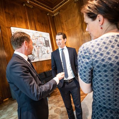Am 23. April 2019 empfing Bundeskanzler Sebastian Kurz (m.) den Ministerpr&auml;sident von Sachsen, Michael Kretschmer (l.) zu einem Gespr&auml;ch.