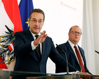 Am 30. April 2019 gab Bundeskanzler Sebastian Kurz gemeinsam mit Vizekanzler Heinz-Christian Strache, Bundesminister Hartwig L&ouml;ger und Staatssekret&auml;r Hubert Fuchs eine Pressekonferenz zum Thema Steuerreform.