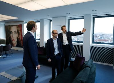 Am 7. Mai 2019 nahm Bundeskanzler Sebastian Kurz (l.) an der Veranstaltung &quot;The European Dream&quot; teil. Im Bild mit dem Wirtschaftskammerpr&auml;sident Harald Mahrer (m.) und dem israelischen Historiker Yuval Noah Harari (r.).