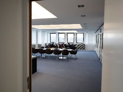 Am 7. Mai 2019 nahm Bundeskanzler Sebastian Kurz (r.) an der Veranstaltung &quot;The European Dream&quot; teil. Im Bild mit dem Wirtschaftskammerpr&auml;sident Harald Mahrer (m.) und dem israelischen Historiker Yuval Noah Harari (l.).