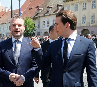 Am 9. Mai 2019 nahm Bundeskanzler Sebastian Kurz (r.) am EU-Gipfel in Sibiu teil. Im Bild mit dem Ministerpr&auml;sident der Slowakei Peter Pellegrini (l.).