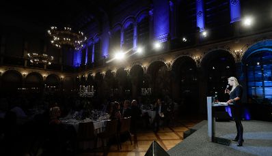 Am 13. Mai 2019 nahm Bundeskanzler Sebastian Kurz mit Vizekanzler Heinz-Christian Strache, Bundesministerin Juliane Bogner-Strau&szlig; (im Bild) und Bundesministerin Margarete Schramb&ouml;ck an der Verleihung des &bdquo;FM Incomingpreis 2019&ldquo; an Landeshauptfrau Johanna Mikl-Leitner teil.