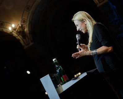 Am 13. Mai 2019 nahm Bundeskanzler Sebastian Kurz mit Vizekanzler Heinz-Christian Strache, Bundesministerin Juliane Bogner-Strau&szlig; (im Bild) und Bundesministerin Margarete Schramb&ouml;ck an der Verleihung des &bdquo;FM Incomingpreis 2019&ldquo; an Landeshauptfrau Johanna Mikl-Leitner teil.