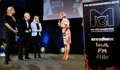Am 13. Mai 2019 nahm Bundeskanzler Sebastian Kurz mit Vizekanzler Heinz-Christian Strache, Bundesministerin Juliane Bogner-Strau&szlig; (l.) und Bundesministerin Margarete Schramb&ouml;ck (m.r.) an der Verleihung des &bdquo;FM Incomingpreis 2019&ldquo; an Landeshauptfrau Johanna Mikl-Leitner (r.) teil.
