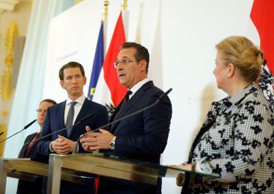 Am 16. Mai 2019 fand eine Pressekonferenz zum Thema Mindestpension statt. Im Bild (v.l.n.r.) &Ouml;VP-Sozialsprecher August W&ouml;ginger, Bundeskanzler Sebastian Kurz, Vizekanzler Heinz-Christian Strache und Bundesministerin Beate Hartinger-Klein.