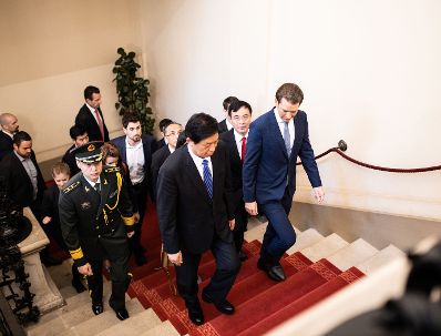 Am 21. Mai 2019 empfing Bundeskanzler Sebastian Kurz (r.) den chinesischen Parlamentspr&auml;sidenten Li Zhanshu (l.) zu einem Gespr&auml;ch.