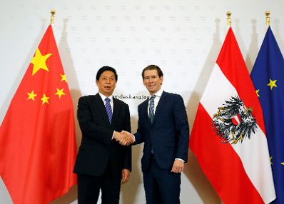 Am 21. Mai 2019 empfing Bundeskanzler Sebastian Kurz (r.) den chinesischen Parlamentspr&auml;sidenten Li Zhanshu (l.) zu einem Gespr&auml;ch.