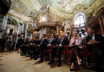 Am 21. Mai 2019 empfing Bundeskanzler Sebastian Kurz den chinesischen Parlamentspr&auml;sidenten Li Zhanshu zu einem Gespr&auml;ch. Im Bild bei der Er&ouml;ffnung der ICBC Bank.