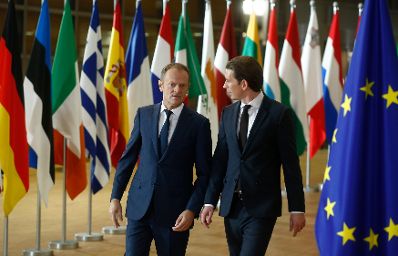 Am 19. Dezember 2017 traf Bundeskanzler Sebastian Kurz (r.) im Rahmen seines Besuches in Br&uuml;ssel den Pr&auml;sidenten des Europ&auml;ischen Rates Donald Tusk (l.) zu einem Gespr&auml;ch.