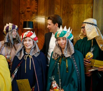 Am 27. Dezember 2017 empfing Bundeskanzler Sebastian Kurz Sternsinger im Bundeskanzleramt.