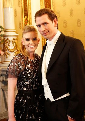 Am 8. Februar 2018 besuchte Bundeskanzler Sebastian Kurz (r.) den Wiener Opernball. Im Bild mit Susanne Thier (l.).