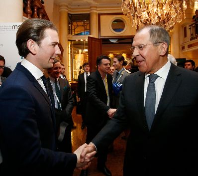 Am 16. Februar 2018 besuchte Bundeskanzler Sebastian Kurz (l.) die M&uuml;nchner Sicherheitskonferenz. Im Bild mit dem russischen Au&szlig;enminister Sergei Wiktorowitsch Lawrow (r.).
