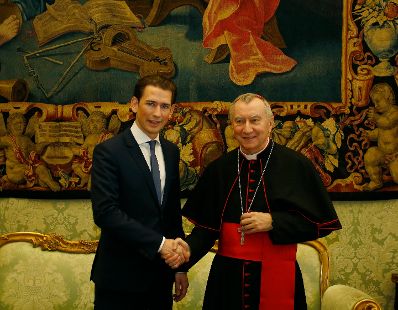 Am 5. M&auml;rz 2018 besuchte Bundeskanzler Sebastian Kurz (l.) Papst Franziskus zu einem Arbeitsgespr&auml;ch im Vatikan. Im Bild mit dem Kardinalstaatssekret&auml;r Pietro Parolin (r.).
