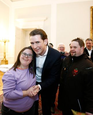 Am 19. M&auml;rz 2018 empfing Bundeskanzler Sebastian Kurz (m.) den Tiroler Kerngruppen-Verein. Im Bild mit dem Gr&uuml;ndungsmitglied Florian Pirschner (r.).