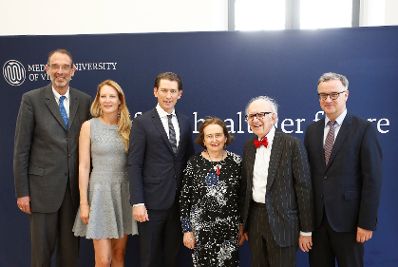 Am 24. April 2018 wurde dem Nobelpreistr&auml;ger Eric Kandel (2.v.r.) das Ehrendoktorat der Medizinischen Universit&auml;t Wien verliehen. Im Bild mit Bundeskanzler Sebastian Kurz (3.v.l.), Bundesminister Heinz Fa&szlig;mann (l.) und dem Rektor der Medizinischen Universit&auml;t Wien Markus M&uuml;ller (r.).