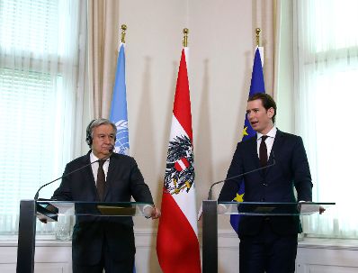 Am 14. Mai 2018 empfing Bundeskanzler Sebastian Kurz (r.) den Generalsekret&auml;r der Vereinten Nationen Ant&oacute;nio Manuel de Oliveira Guterres (l.) im Bundeskanzleramt. Im Bild bei der Pressekonferenz.