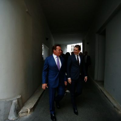Am 14. Mai 2018 nahm Bundeskanzler Sebastian Kurz (r.) am R20 Austrian World Summit teil. Im Bild mit dem Initiator Arnold Schwarzenegger (l.).