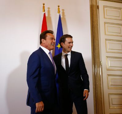 Am 14. Mai 2018 nahm Bundeskanzler Sebastian Kurz (r.) am R20 Austrian World Summit teil. Im Bild mit dem Initiator Arnold Schwarzenegger (l.).
