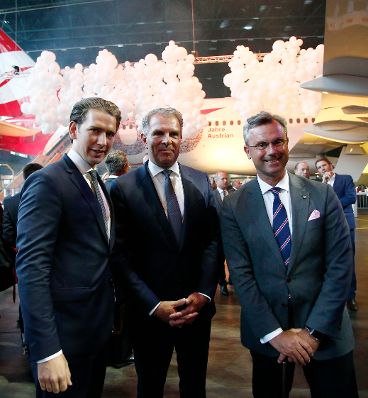 Am 15. Mai 2018 nahm Bundeskanzler Sebastian Kurz (l.) am Festakt &quot;60 Jahre Austrian Airlines&quot; teil. Im Bild mit Bundesminister Norbert Hofer (r.) und Lufthansa CEO Carsten Spohr (m.).
