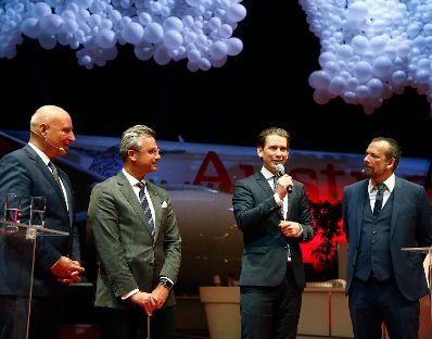 Am 15. Mai 2018 nahm Bundeskanzler Sebastian Kurz (2.v.r.) am Festakt &quot;60 Jahre Austrian Airlines&quot; teil. Im Bild mit Bundesminister Norbert Hofer (2.v.l.), Austrian Airlines CEO Kay Kratky (l.) und Moderator Robert Kratky (r.).