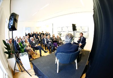Am 23. Mai 2018 nahm Bundeskanzler Sebastian Kurz am Gespr&auml;ch beim "Kleine Zeitung Salon" mit Chefredakteur Hubert Patterer teil.