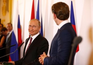 Am 5. Juni 2018 empfing Bundeskanzler Sebastian Kurz (r.) den russischen Pr&auml;sidenten Wladimir Putin (l.) zu einem Arbeitsgespr&auml;ch.