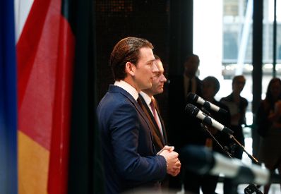 Am 7. Juni 2018 traf Bundeskanzler Sebastian Kurz (l.) den stellvertretenden Parteivorsitzenden der CSU Manfred Weber (r.) zu einem Arbeitsgespr&auml;ch.