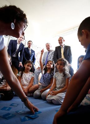 Am 18. Juni 2018 besuchte Bundeskanzler Sebastian Kurz gemeinsam mit Vizekanzler Heinz-Christian Strache und Bundesminister Heinz Fa&szlig;mann im Rahmen der Best Practice Beispiele "Deutschf&ouml;rderklassen" die Otto Gl&ouml;ckel Sportvolksschule Wiener Neustadt.