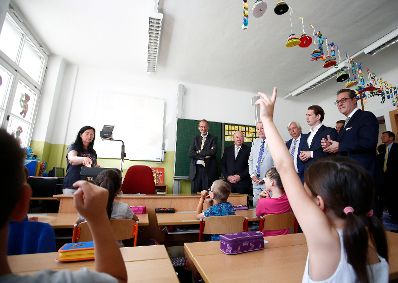 Am 18. Juni 2018 besuchte Bundeskanzler Sebastian Kurz gemeinsam mit Vizekanzler Heinz-Christian Strache und Bundesminister Heinz Fa&szlig;mann im Rahmen der Best Practice Beispiele "Deutschf&ouml;rderklassen" die Otto Gl&ouml;ckel Sportvolksschule Wiener Neustadt.
