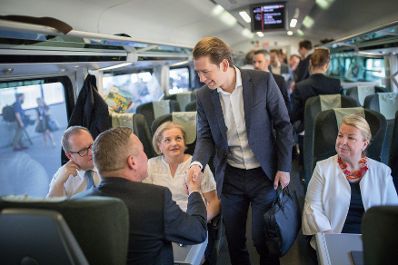 Am 20. Juni 2018 reiste Bundeskanzler Sebastian Kurz zum Ministerrat nach Linz. Im Bild bei der Abreise vom Bahnhof in Wien.