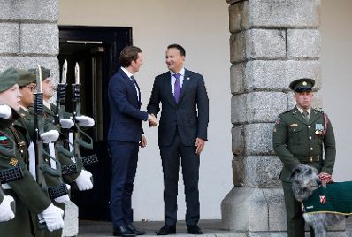 Am 8. Juli 2018 reiste Bundeskanzler Sebastian Kurz (l.) zu einem Arbeitsgespr&auml;ch nach Irland. Im Bild mit dem irischen Premierminister Leo Varadkar (r.).