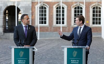 Am 8. Juli 2018 reiste Bundeskanzler Sebastian Kurz (r.) zu einem Arbeitsgespr&auml;ch nach Irland. Im Bild bei den Pressestatements mit dem irischen Premierminister Leo Varadkar (l.).