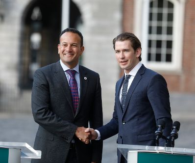 Am 8. Juli 2018 reiste Bundeskanzler Sebastian Kurz (r.) zu einem Arbeitsgespr&auml;ch nach Irland. Im Bild bei den Pressestatements mit dem irischen Premierminister Leo Varadkar (l.).