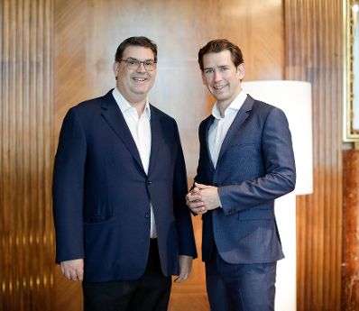 Am 31. Juli 2018 empfing Bundeskanzler Sebastian Kurz (r.) den Pr&auml;sidenten der Israelitischen Kultusgemeinde Oskar Deutsch (l.).