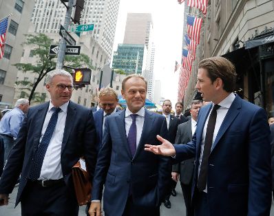 Am 23. September 2018 reiste Bundeskanzler Sebastian Kurz (r.) anl&auml;sslich der UN-Generalversammlung nach New York. Im Bild mit dem Pr&auml;sidenten des Europ&auml;ischen Rates Donald Tusk (m.) und Generalsekret&auml;r Jeppe Tranholm-Mikkelsen (l.).